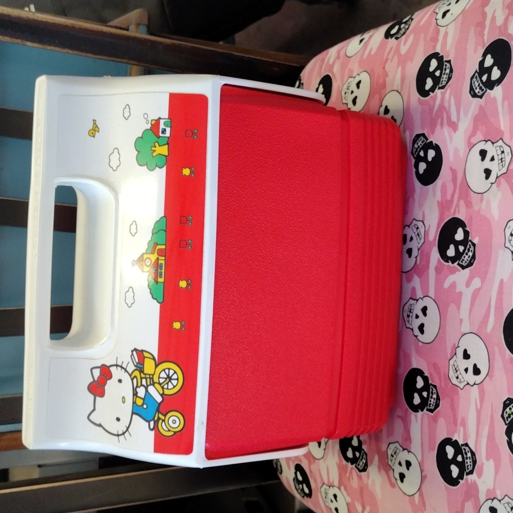 New Hello Kitty Igloo Playmate